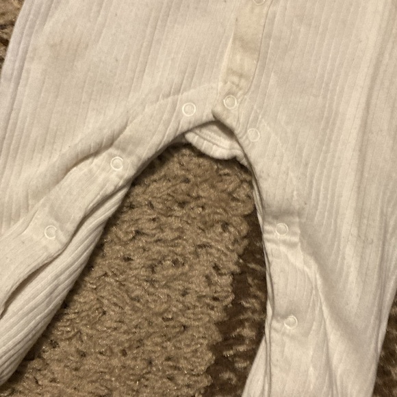 3/$10 Gap whitish/beigish button up organic cotton footed sleeper. - Picture 3 of 9